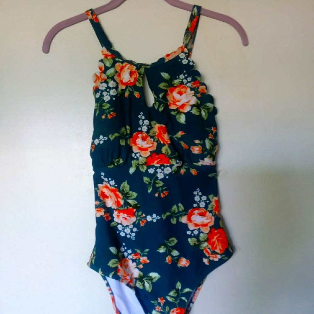 CUPSHE bathing suit in medium.